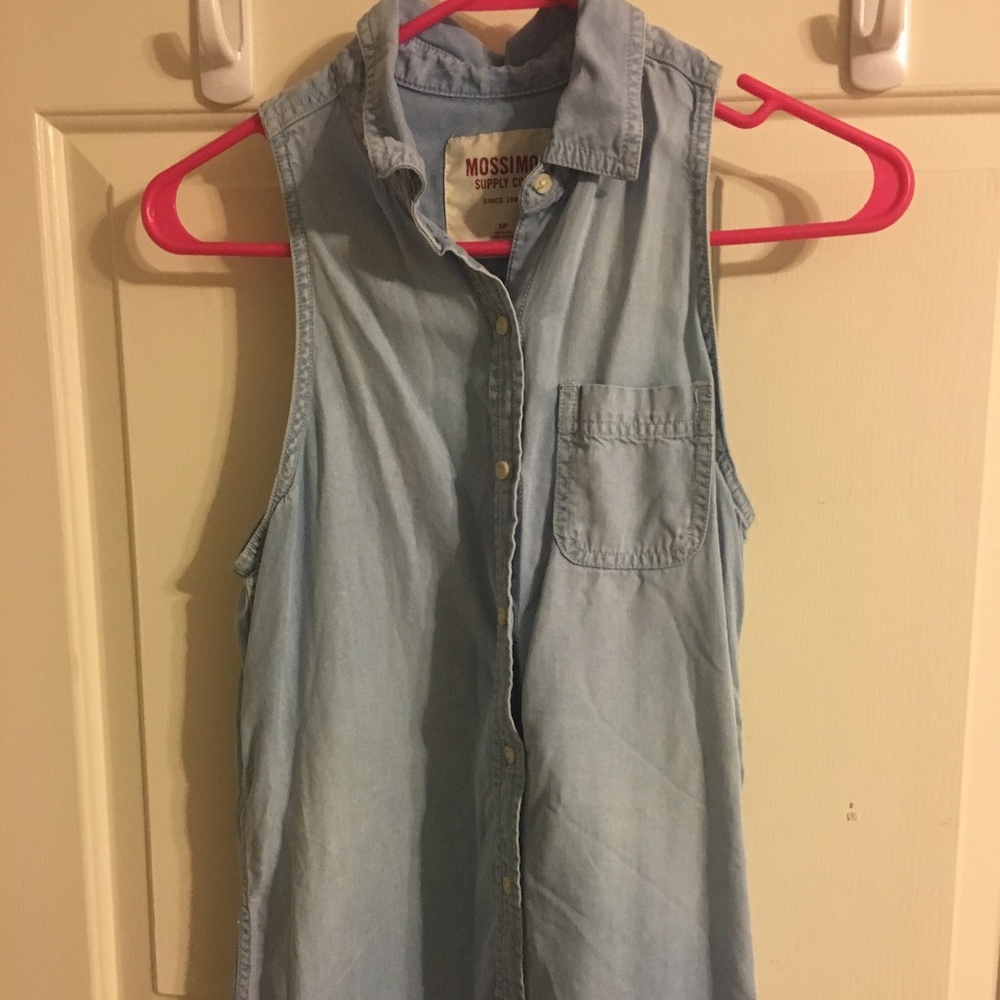 Sleeveless Button Down Chambray Top